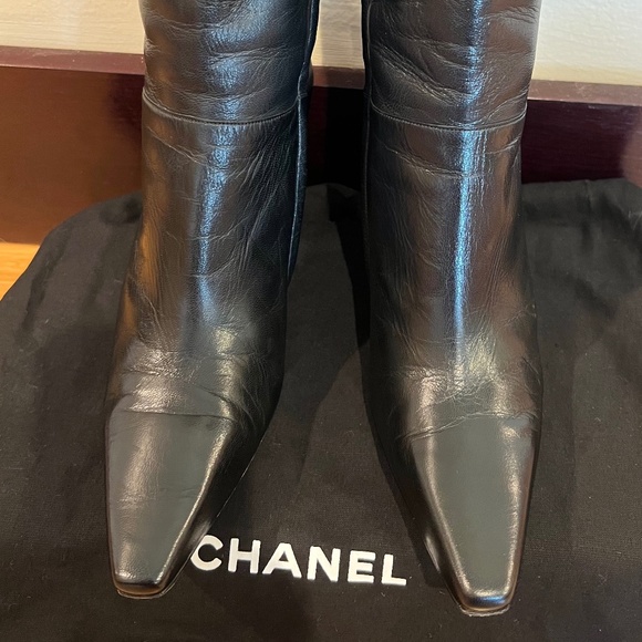 CHANEL BOOTS - Picture 5 of 5